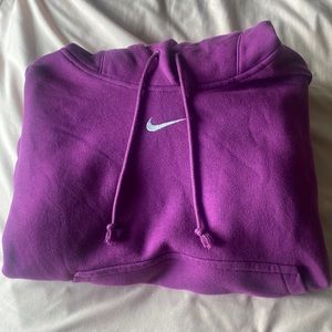GORGEOUS BRAND NEW PURPLE NIKE SWEATSHIRT SIZE LARGE